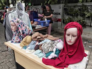 Mengintip Bazar Baju Murah Ramadan di RSUD Tanjung Priok