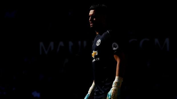 Sergio Romero mengalami cedera lutut dalam sesi latihan.