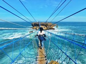 Liburan ke Pantai Timang, Rogoh Kocek Lebih Dalam