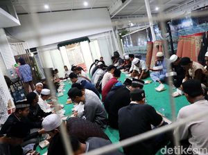 Suasana Buka Puasa di Masjid An Nahl The Icon BSD City