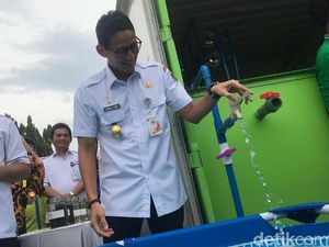 Sandiaga Resmikan Alat Pengolahan Tinja Pal Jaya Sandiaga Resmikan Alat Pengolahan Tinja Pal Jaya