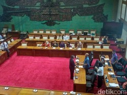 Bahas AJB Bumiputera, Rapat DPR dan OJK Molor 2 Jam