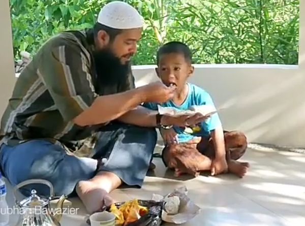 Begini Cara Berdakwah Ustaz Subhan Bawazier Ketika Sedang Makan