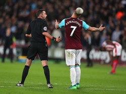 6. Marko Arnautovic harus 43 kali kena offside di Premier League 2017/2018, dalam usahanya mencetak 11 gol buat West Ham United di ajang tersebut. (Foto: Catherine Ivill/Getty Images)