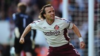 Boudewijn Zenden di Liverpool pada 2005-2007 dan pensiun pada 2011 di Sunderland. Kini, Zenden bekerja sebagai asisten pelatih di Jong PSV Eindhoven. (Foto: Mike Hewitt/Getty Images)