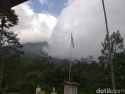 Merapi Erupsi Freatik, Kadis Pariwisata: Tak Perlu Khawatir Berkunjung ke Yogya