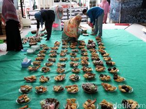 Melongok Suasana Berbuka Puasa di Masjid Bekas Ruko