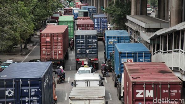 Jelang Asian Games Pemprov Buat Aturan Operasi Truk di Jakarta