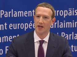 Zuckerberg Deklarasi Facebook Dalam Keadaan Perang