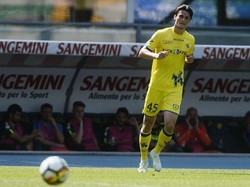 2. Dalam balutan seragam Chievo, Roberto Inglese terkena offside sebanyak 49 kali dalam usahanya mencetak 11 gol sepanjang Serie A 2017/2018. (Foto: Mario Carlini / Iguana Press/Getty Images)
