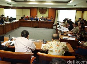 Fraksi DPR Pilih Definisi Terorisme, Pemerintah Belum Memutuskan Fraksi DPR Pilih Definisi Terorisme, Pemerintah Belum Memutuskan
