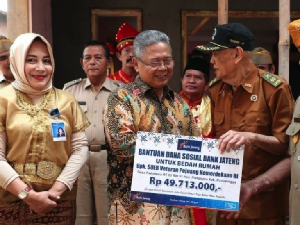 Pemprov Jateng Bedah 2 Rumah Veteran di Purbalingga