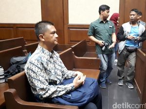 Uang Suap Wali Kota Kendari untuk Kampanye Cagub Sultra Uang Suap Wali Kota Kendari untuk Kampanye Cagub Sultra