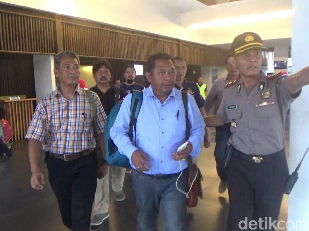 Ironi Dua Anggota DPRD Bercanda Bom Digelandang Polisi