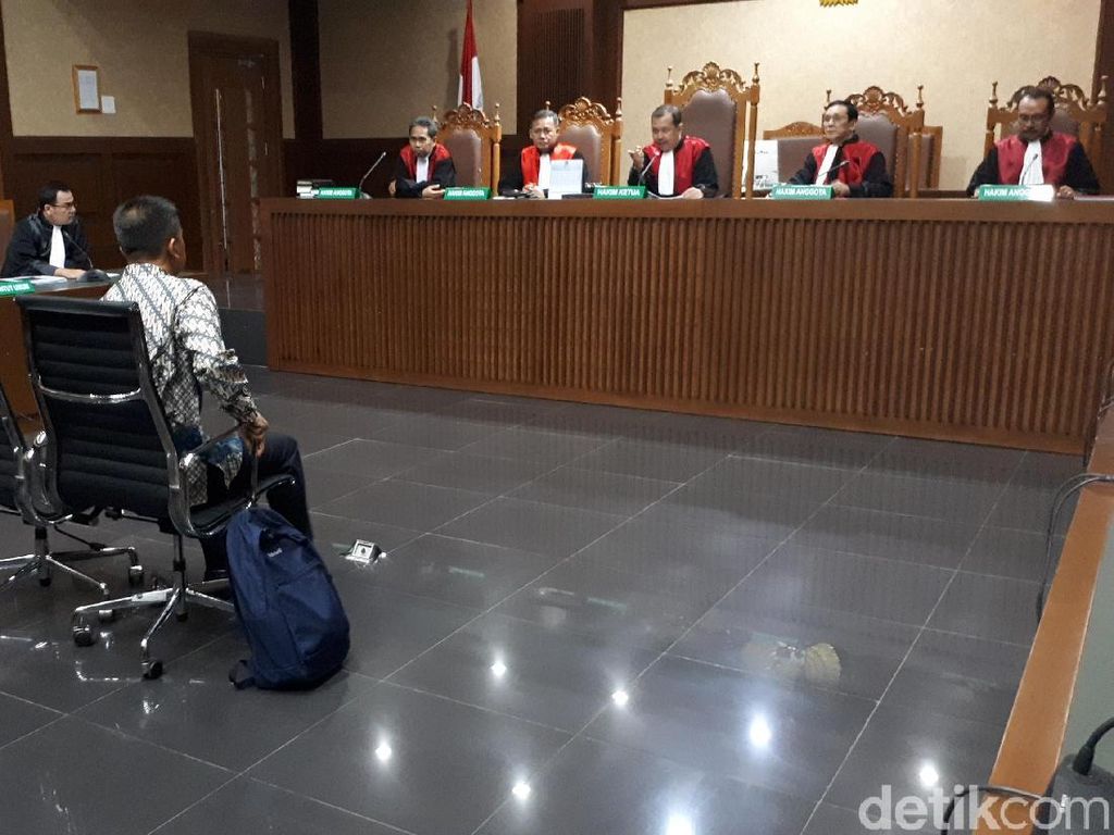 Penyuap Wali Kota Kendari Didakwa Beri Suap Rp 6,7 M Penyuap Wali Kota Kendari Didakwa Beri Suap Rp 6,7 M