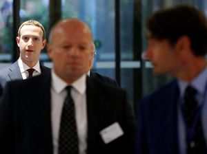 Facebook Tepis Kabar Larangan Penggunaan iPhone, tapi...