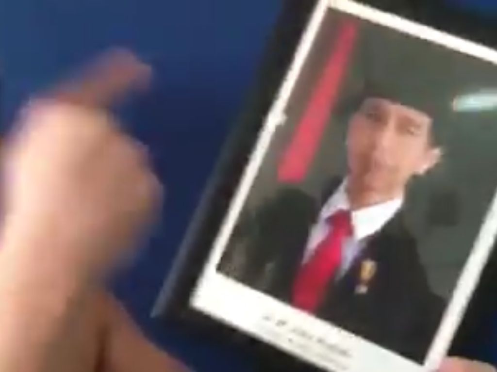 Polisi: Video ABG Ancam Tembak Jokowi Dibuat 3 Bulan Lalu Polisi: Video ABG Ancam Tembak Jokowi Dibuat 3 Bulan Lalu