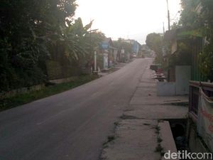 Gunung Merapi Erupsi Pagi Tadi, Hujan Abu Guyur Magelang Gunung Merapi Erupsi Pagi Tadi, Hujan Abu Guyur Magelang