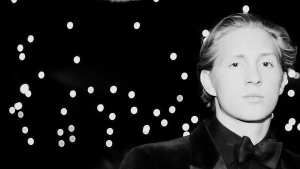 Foto: Liburan Pangeran Ganteng Yunani yang Laki Banget