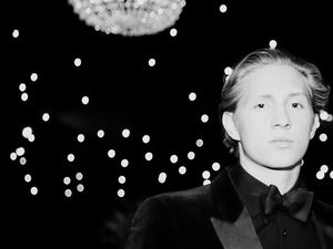 Foto: Liburan Pangeran Ganteng Yunani yang Laki Banget