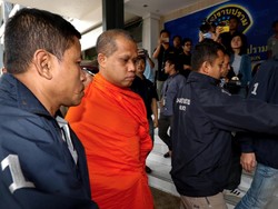 Skandal Uang Kuil, Sejumlah Biksu Ditangkap di Thailand