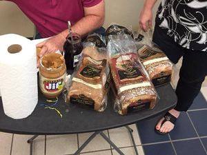 Manisnya! Guru Ini Buatkan Sarapan untuk Semua Muridnya Sebelum Ulangan