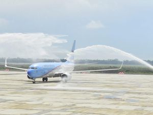 SBY Membeli, Jokowi Setia Memakai