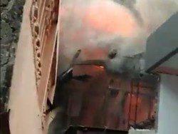 Kebakaran Rumah di Kedoya, 17 Mobil Damkar Dikerahkan