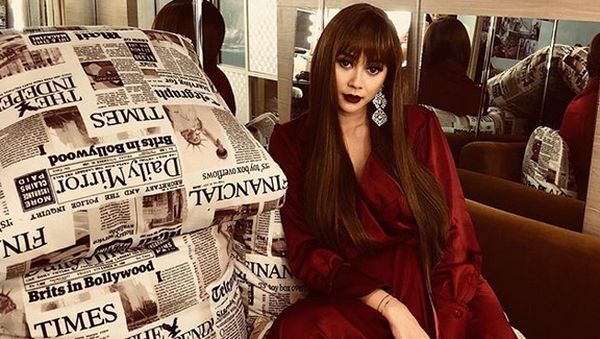 Pose Aura Kasih, Mulan Jameela Berhijab hingga Jennifer Dunn