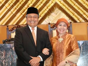Luhut Sebut Pasar Menguat Setelah Pelantikan Gubernur Baru BI Luhut Sebut Pasar Menguat Setelah Pelantikan Gubernur Baru BI