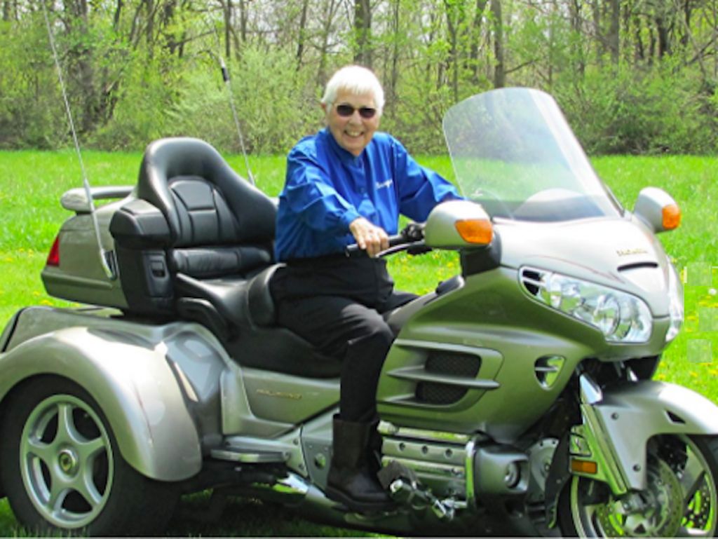 Hobi Tak Kenal Umur, Nenek 91 Tahun Touring Naik Honda Gold Wing Hobi Tak Kenal Umur, Nenek 91 Tahun Touring Naik Honda Gold Wing
