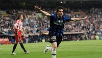 Diego Milito jadi andalam lini depan Inter Milan di periode tersebut. Dia juga menjadi pencetak gol ketiga Inter ke gawang Barcelona. Setelah meninggalkan Giuseppe Meazza di 2014, striker asal Argentina ini memperkuat Racing Club selama dua musim dan kemudian pensiun. (Jasper Juinen/Getty Images)
