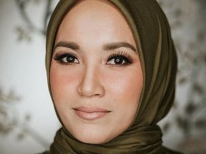 Takjub! Ibu Rumah Tangga Ini Jual 30 Ribu Hijab dalam 5 Menit Takjub! Ibu Rumah Tangga Ini Jual 30 Ribu Hijab dalam 5 Menit
