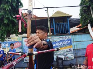Berawal dari Hanya Mengantar Anak, Pria Ini Jadi Gandrung Panahan