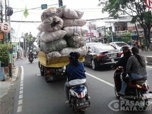 Minta Tunda Berantas Truk Obesitas itu Sangat Absurd