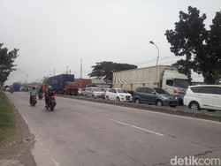 Pantura Demak Macet karena Rob, Arus Lalin ke Semarang Dialihkan