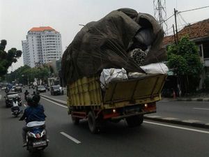 Menhub Kumpulkan Pengusaha Bahas Larangan Truk Obesitas