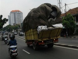 Menhub Kumpulkan Pengusaha Bahas Larangan Truk Obesitas