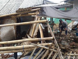 Melihat Sisa Keganasan Rob yang Menerjang Indramayu