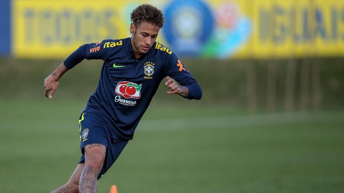 Neymar saat sesi latihan bersama Timnas Brasil (Buda Mendes/Getty Images)