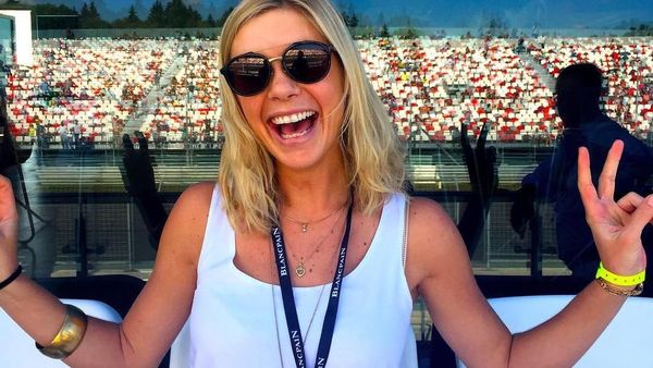 Pesona Chelsy Davy, Mantan Kekasih Pangeran Harry yang Sporty