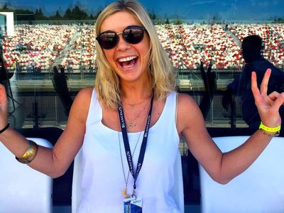 Pesona Chelsy Davy, Mantan Kekasih Pangeran Harry yang Sporty