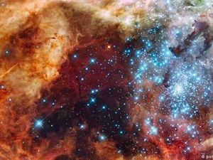 Ilmuwan Lacak Sinyal Radio yang Dipancarkan Pusat Alam Semesta