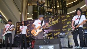 Ada Abdee, Ini Aksi Slank di Atas Panggung