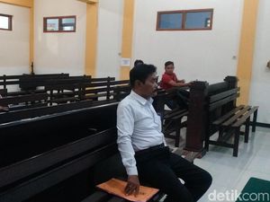 Terlibat Kampanye, Kadis di Mojokerto Dituntut 3 Bulan Penjara Terlibat Kampanye, Kadis di Mojokerto Dituntut 3 Bulan Penjara
