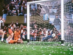 Tentang Ban Hitam di Tiang-tiang Gawang Piala Dunia 1978