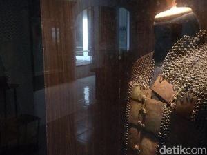 Kisah di Balik Gagahnya Baju Zirah Rampasan Tentara Portugis Kisah di Balik Gagahnya Baju Zirah Rampasan Tentara Portugis