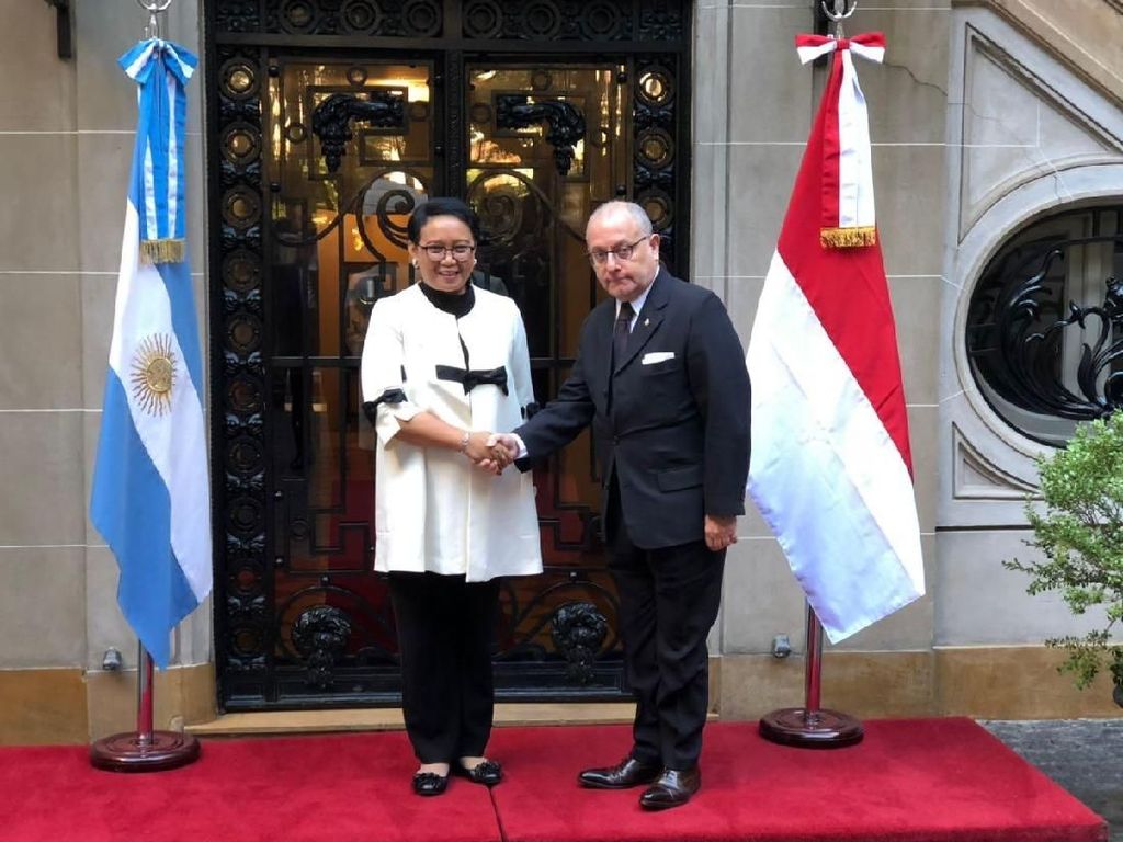 Indonesia Minta Pengurusan Visa ke Argentina Dipermudah Indonesia Minta Pengurusan Visa ke Argentina Dipermudah