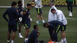 Neymar Panaskan Mesin bersama Timnas Brasil