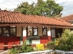 Kurang Perhatian Pemkab Bogor, Kelas SDN Kota Batu Ambruk